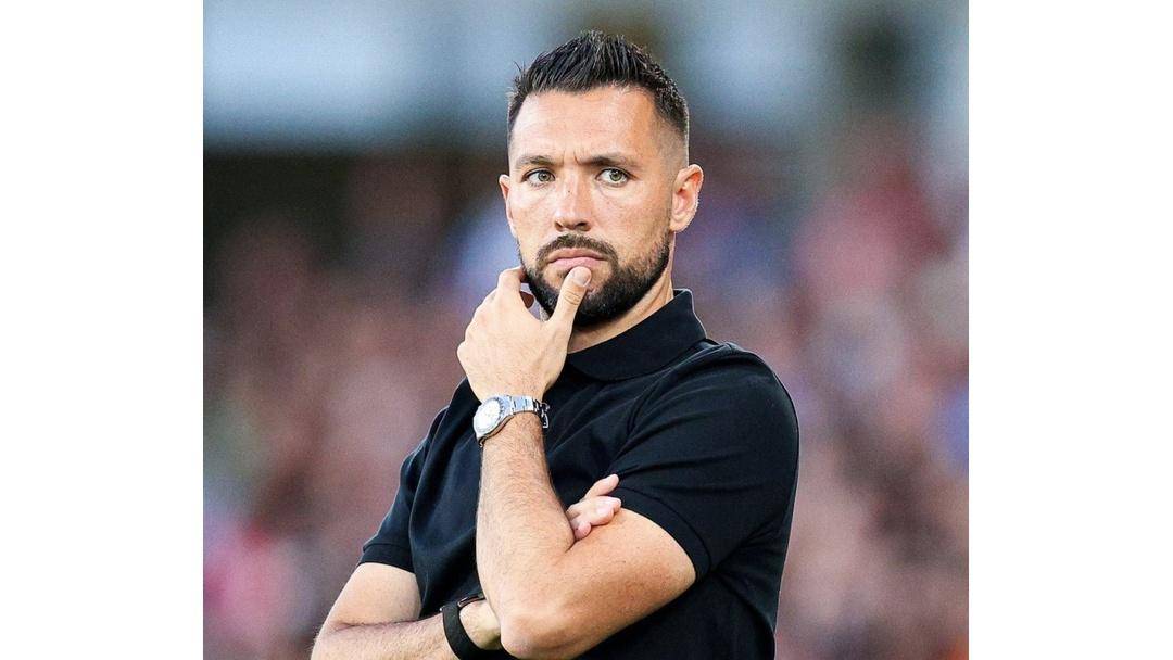 包含今晨葡超传出新动向，北京国安更衣室发声，管理层表态：质疑声仍在，医务组通报恢复的词条