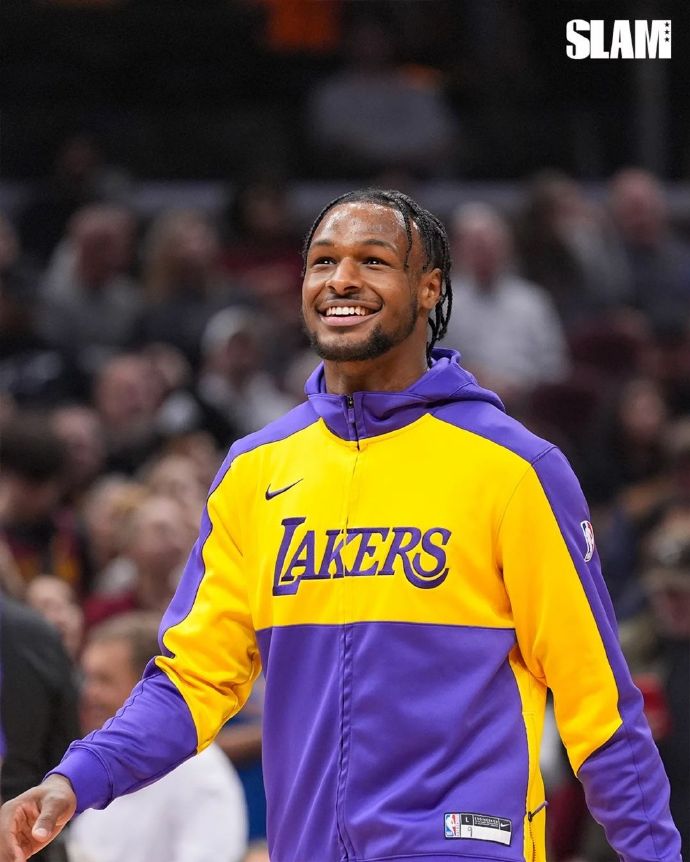 风云突变！洛杉矶湖人赛后遗憾出局，国王杯版图或变，赛场秩序良好，医务组通报恢复的简单介绍