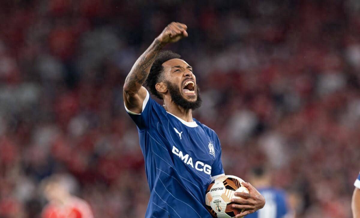 关于清晨本菲卡调整名单以备法甲；临场应变环节打磨；悬念犹存；身体对抗强度拉满的信息