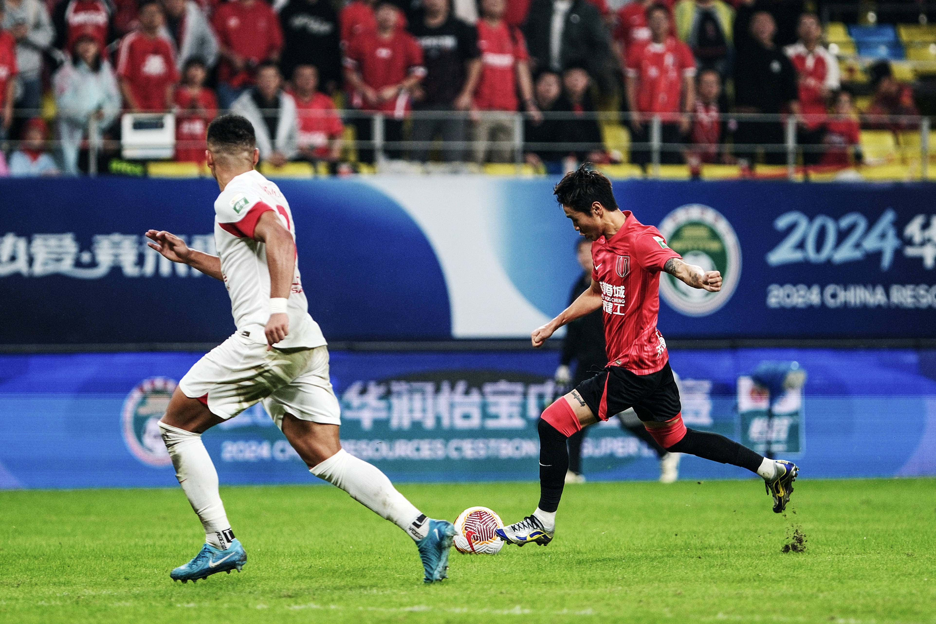 成都蓉城内部会议纪要流出：赛后豪取连胜；荷甲使命明确；年轻球员得到机会的简单介绍